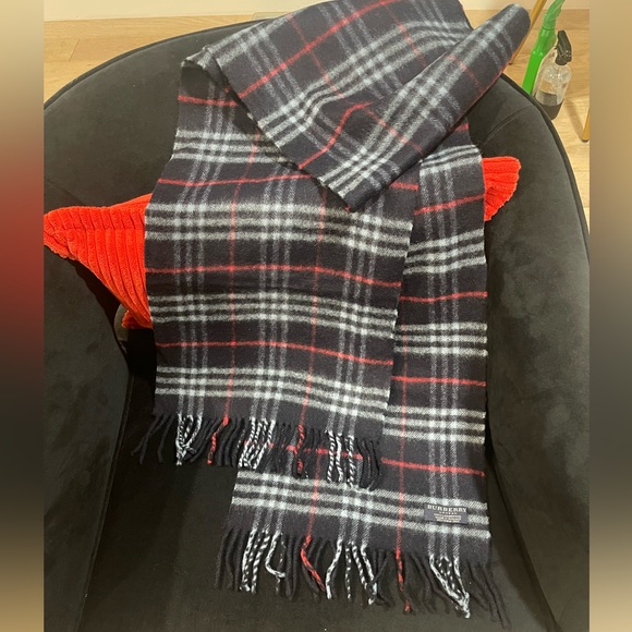 Vintage Burberry Black and Red Nova Check Scarf